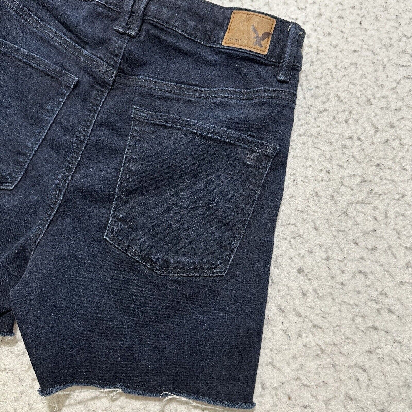 American Eagle Outfitters American Eagle 2 Super Stretch 4" Inseam Denim Jean Shorts Size 26" / US 2 / IT 38 - 9 Thumbnail