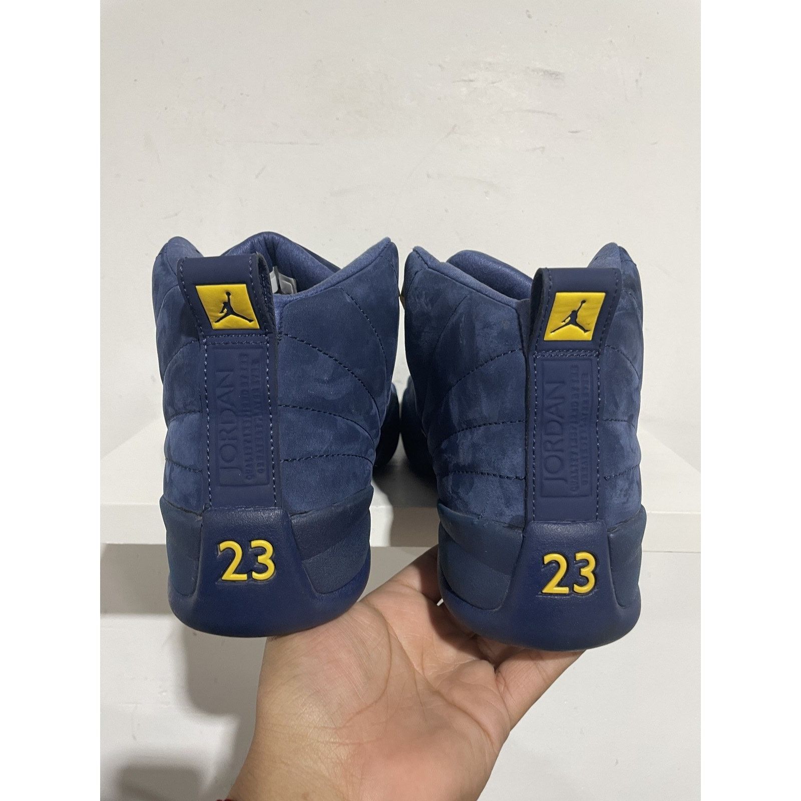 Jordan Brand NIKE JORDAN 12 MICHIGAN SIZE 9.5 PREOWNED Size US 9.5 / EU 42-43 - 3 Thumbnail