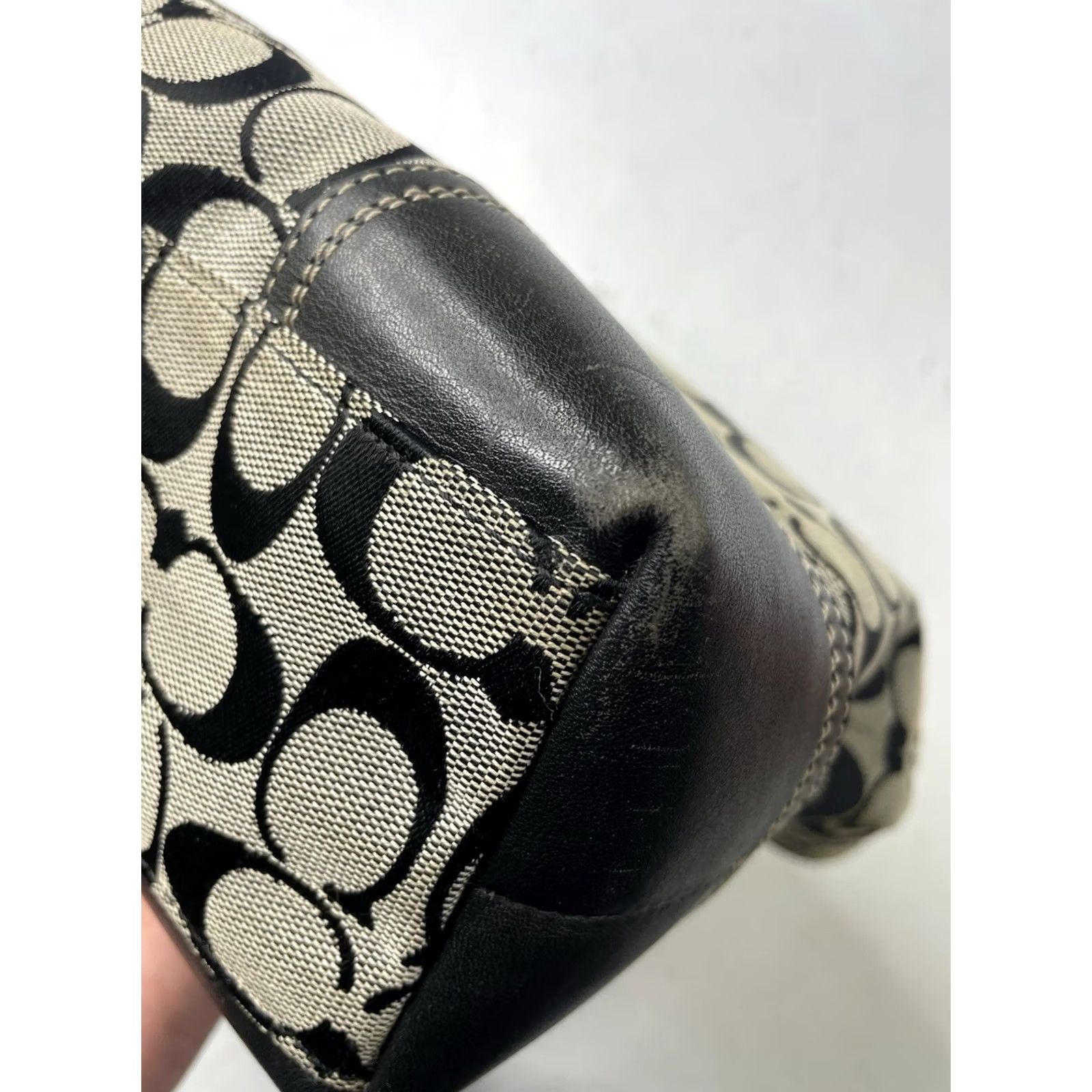 Coach VINTAGE Coach Hampton Signature Tote Black Grey Logo Handbag Canvas Leather Preppy Y2K Tote Women Medium Black 90s Preppy Signature Logo Size ONE SIZE - 6 Thumbnail