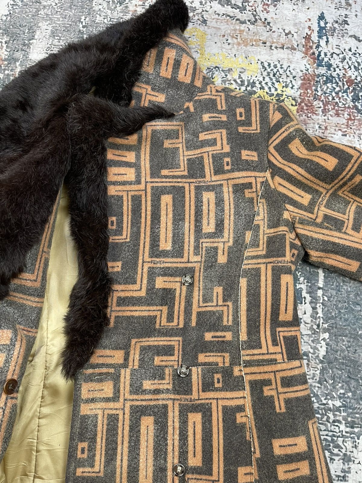 Fendi Vintage FENDI Roma Jeans Abstract Fur Trench Coats Size M / US 6-8 / IT 42-44 - 16 Thumbnail