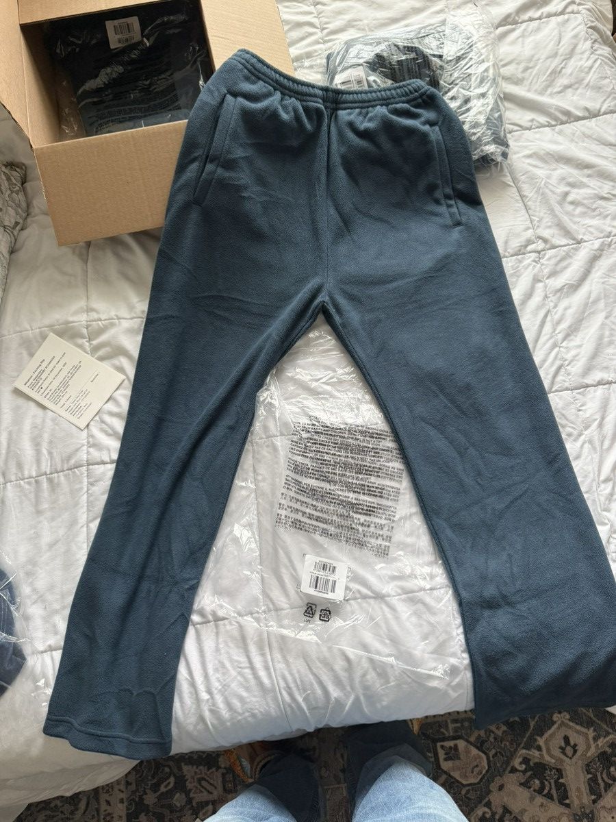 Balenciaga × Gap × Yeezy Yeezy gap polar fleece sweatpants Size US 30 / EU 46 - 1 Thumbnail