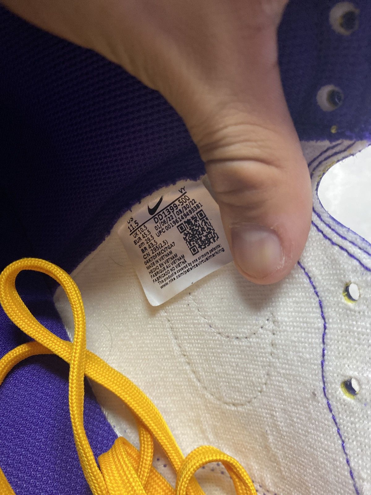 Nike Dunk high lakers Size US 11.5 / EU 44-45 - 2 Thumbnail