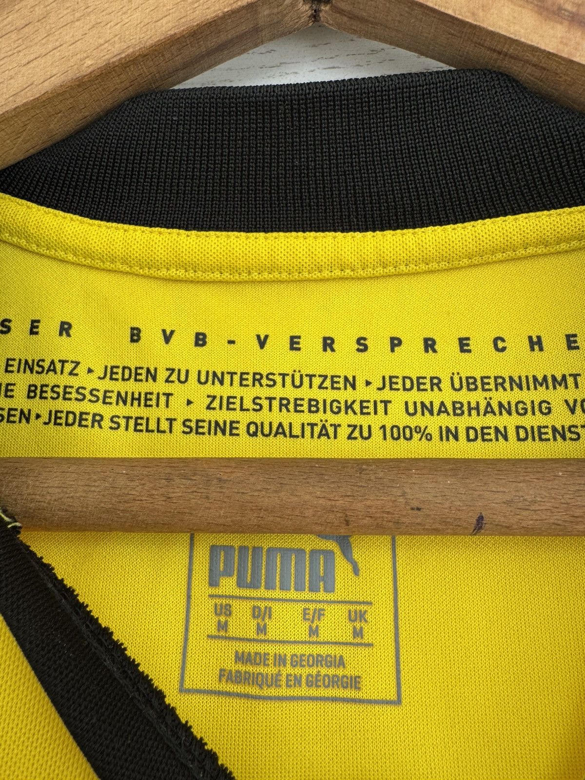 Puma Borussia Dortmund 2015-2016 Home Soccer Jersey Football Kit Size US M / EU 48-50 / 2 - 14 Thumbnail