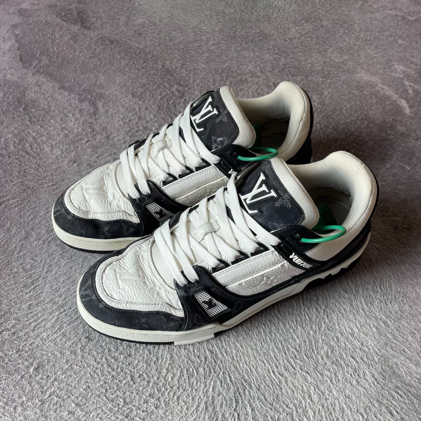 Louis Vuitton Louis Vuitton Training Black Lowtop Sneakers 41 Men Size US 8.5 / EU 41-42 - 1 Thumbnail