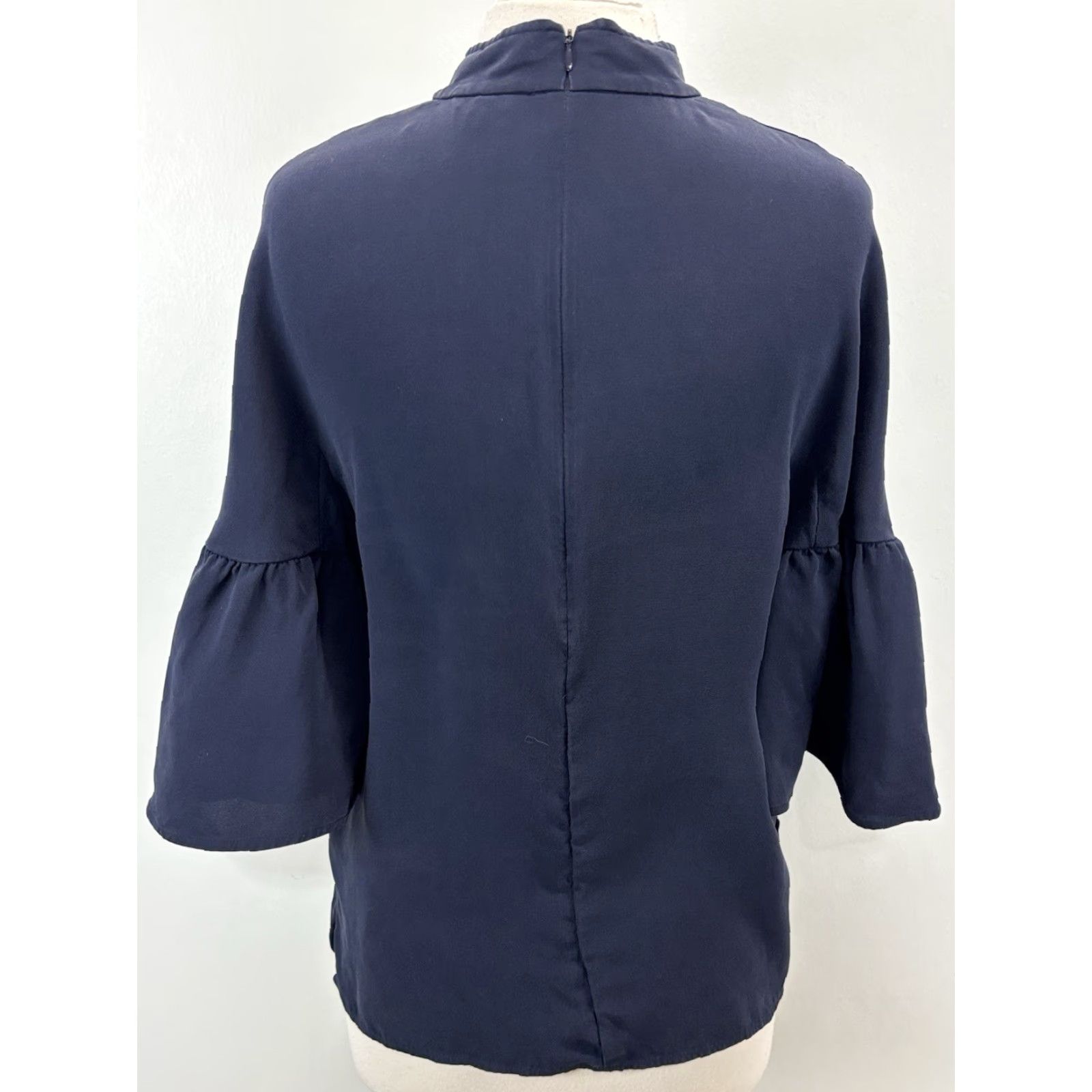 St. John St. John Blouse 100% Silk Women’s Medium Navy 3/4 Sleeve Bell Sleeve Classic Split Neck Zip Blouse Mens? Size M / US 6-8 / IT 42-44 - 3 Thumbnail