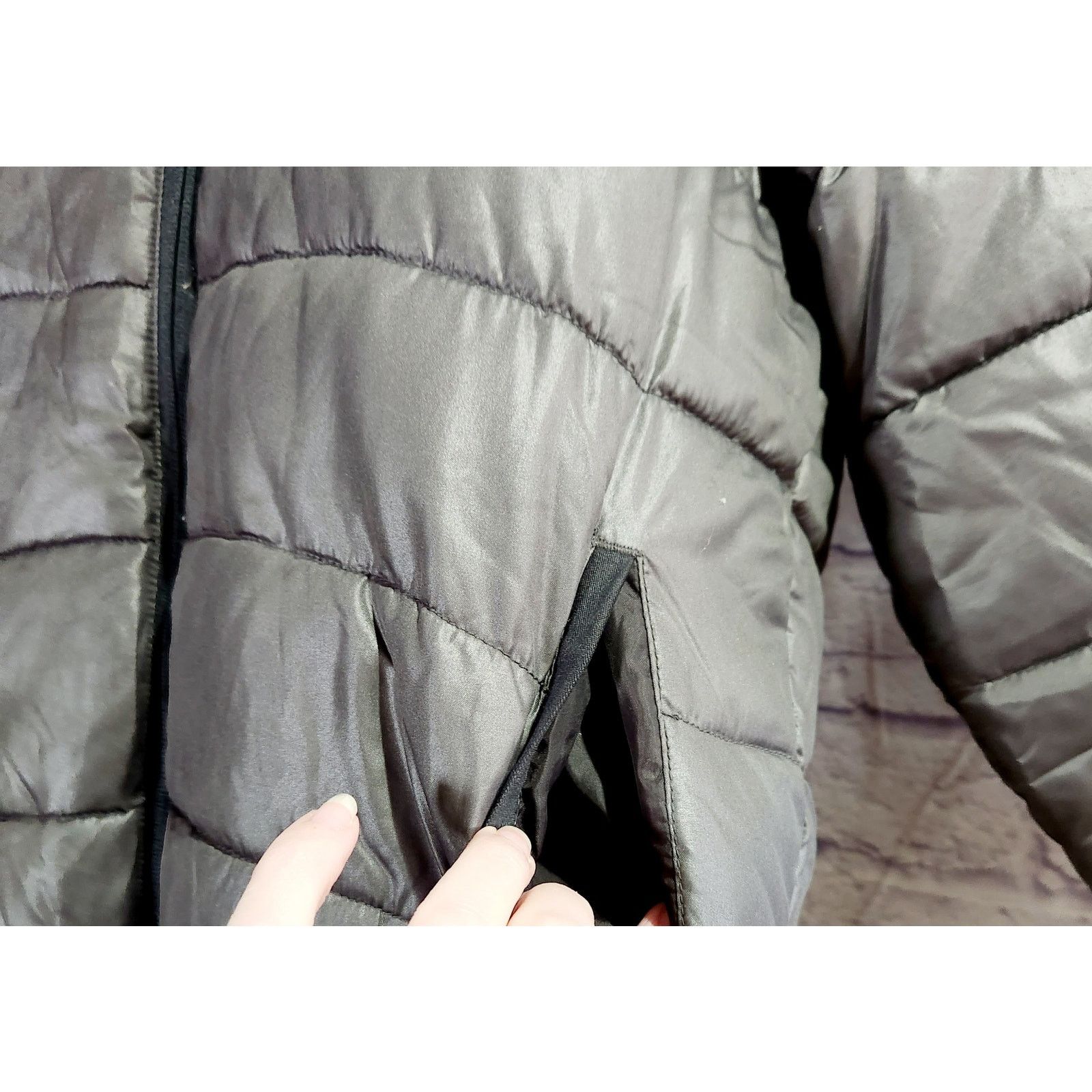 Other Old Navy Gray Silver Puffer Jacket Medium Hooded Lightweight Size M / US 6-8 / IT 42-44 - 2 Thumbnail