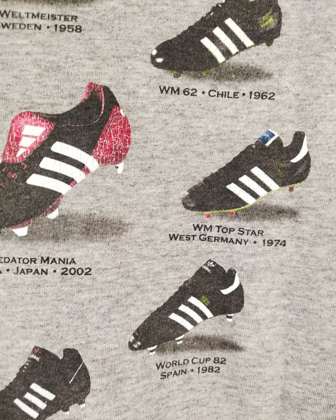 Adidas Vintage Adidas FIFA World Cup 2002 Shoes Art Tees Size US L / EU 52-54 / 3 - 3 Thumbnail
