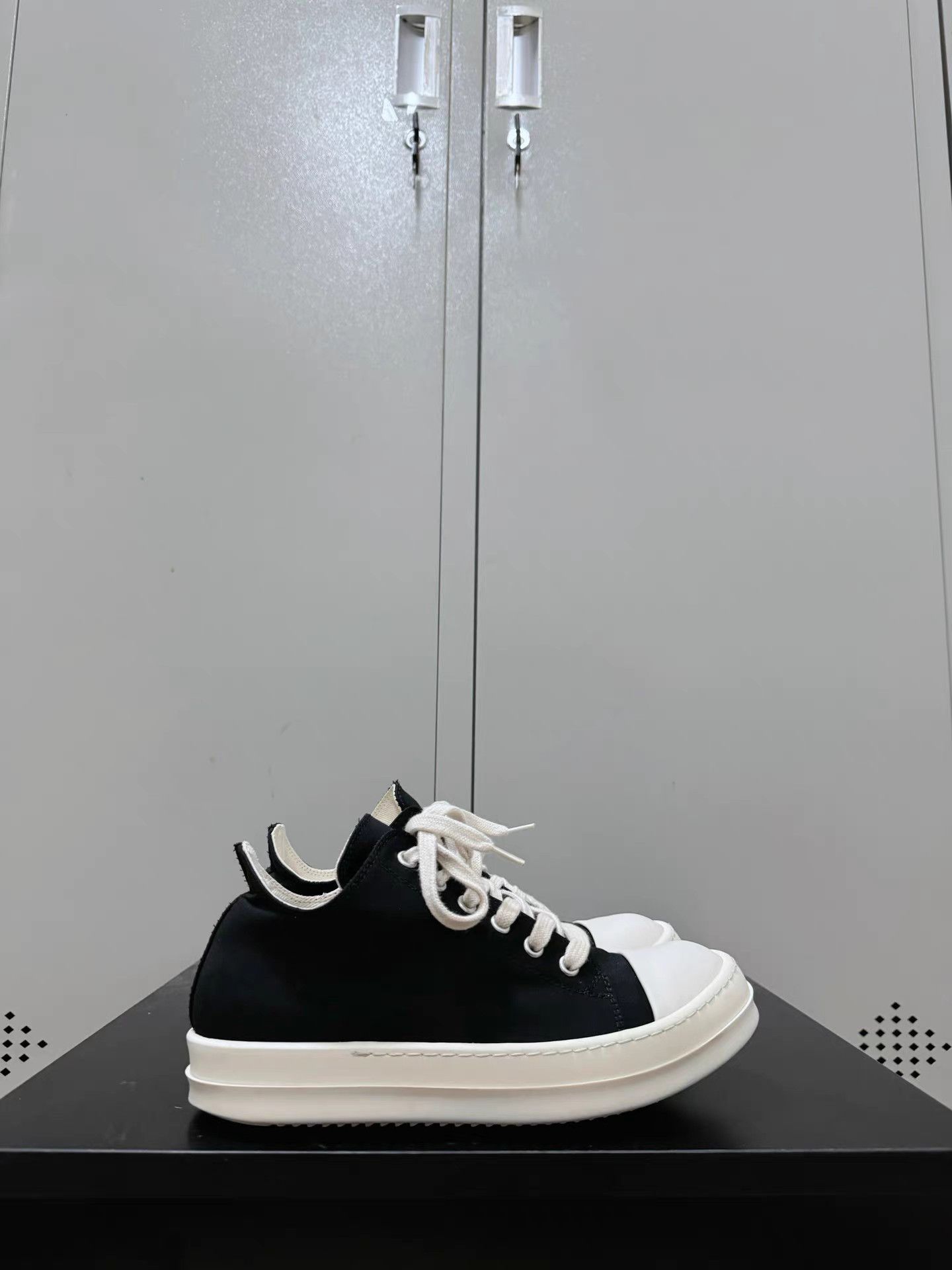 Rick Owens Drkshdw Rick Owens Drkshdw low-top Converse sneakers Size US 6.5 / IT 36.5 - 8 Thumbnail