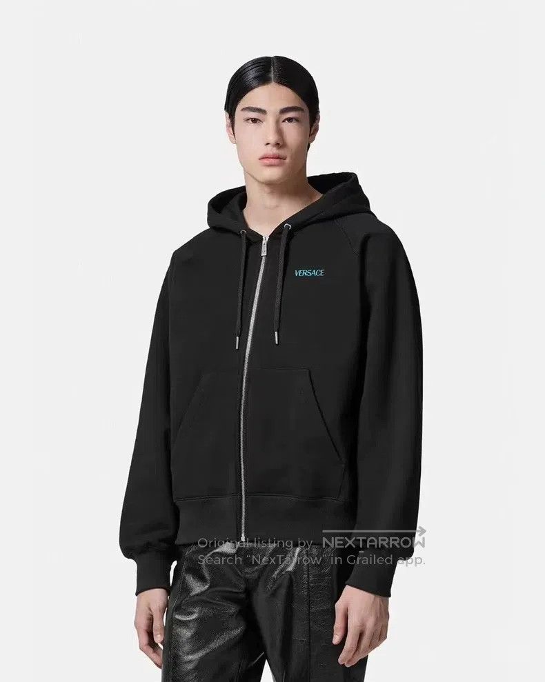 Versace Versace Heavy industry embroidered letter logo sweatshirt Size US M / EU 48-50 / 2 - 9 Thumbnail