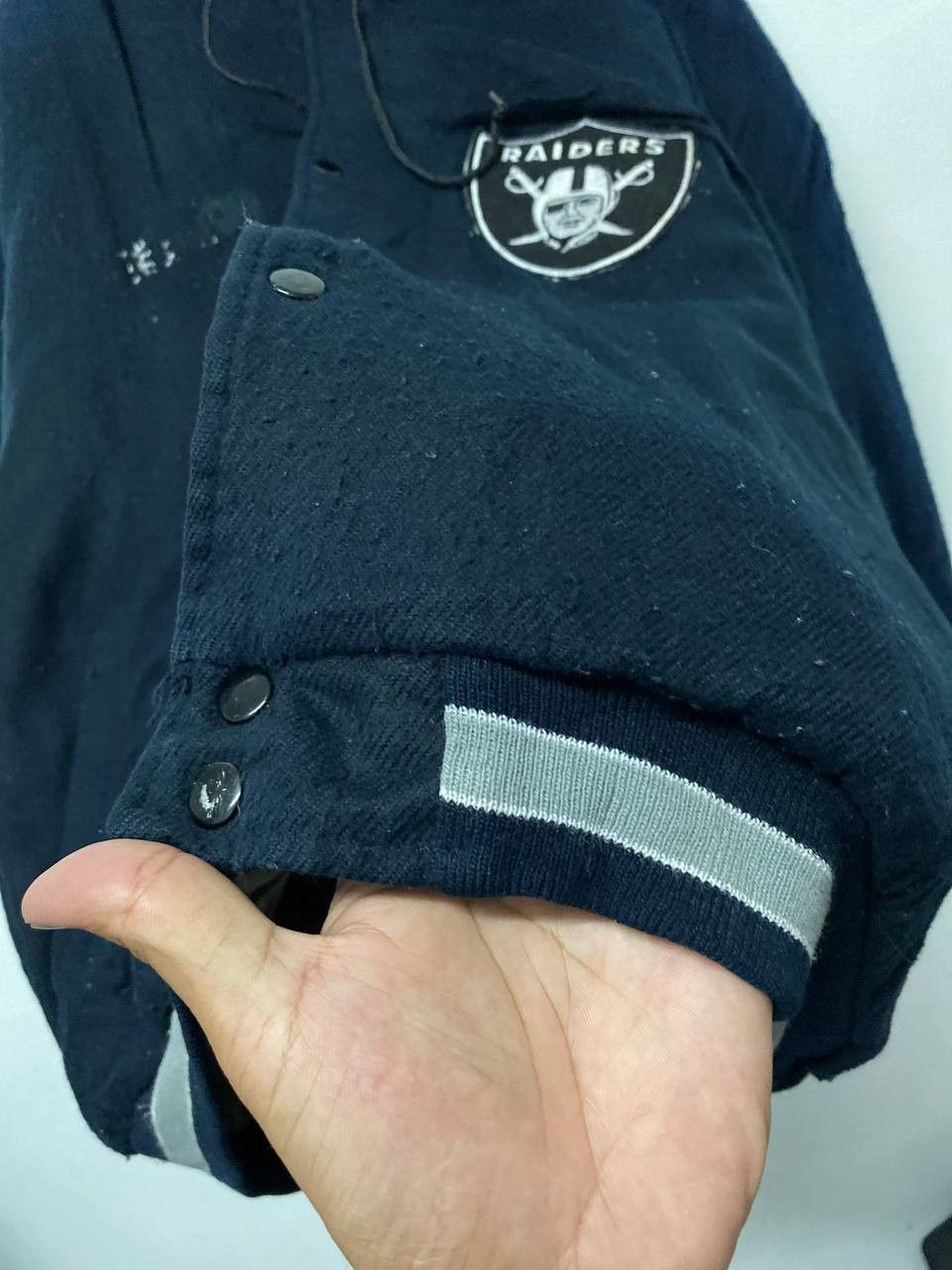 NFL vintage nfl oakland raiders big logo back bomber jacket Size US XL / EU 56 / 4 - 10 Thumbnail