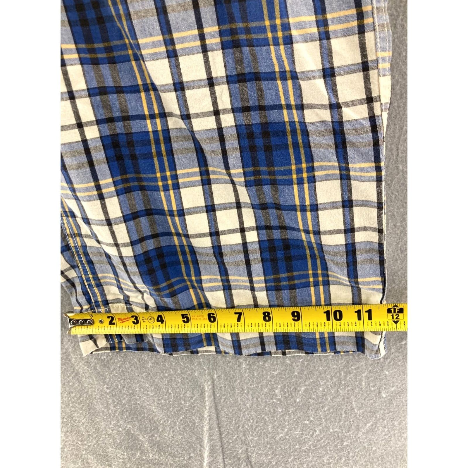 American Eagle Outfitters American Eagle Outfitters Shorts Mens 32 Navy Blue White Plaid Chino Longer Size US 32 / EU 48 - 5 Thumbnail