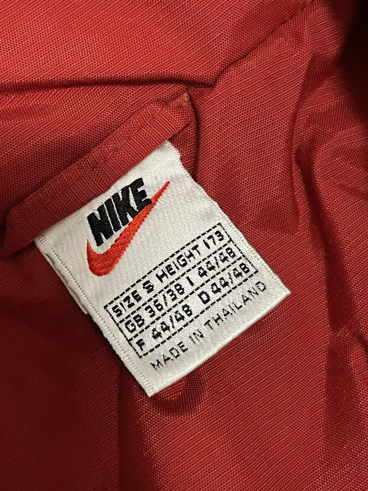 Nike Vintage Nike Nylon Big Logo Jacket Anorak Size US M / EU 48-50 / 2 - 7 Thumbnail