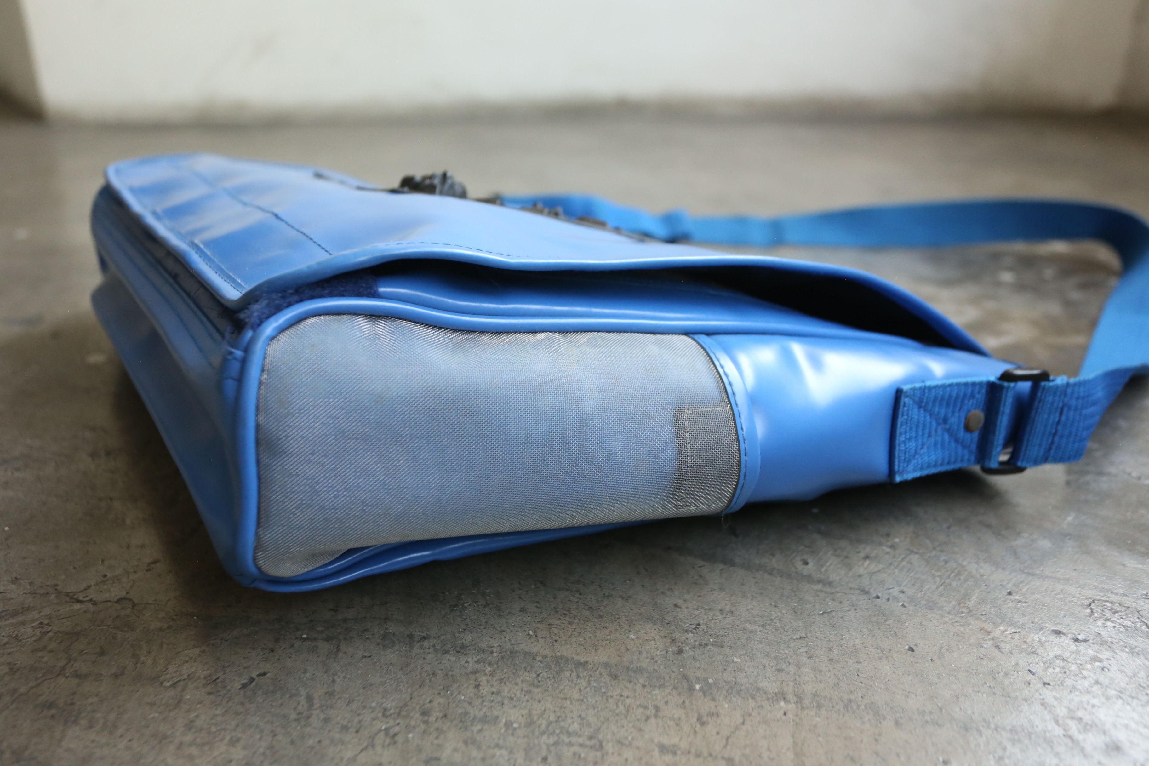 W&LT W&LT - F/W 97 - 3D Warrior Pukpuk Messenger Bag Size ONE SIZE - 6 Thumbnail