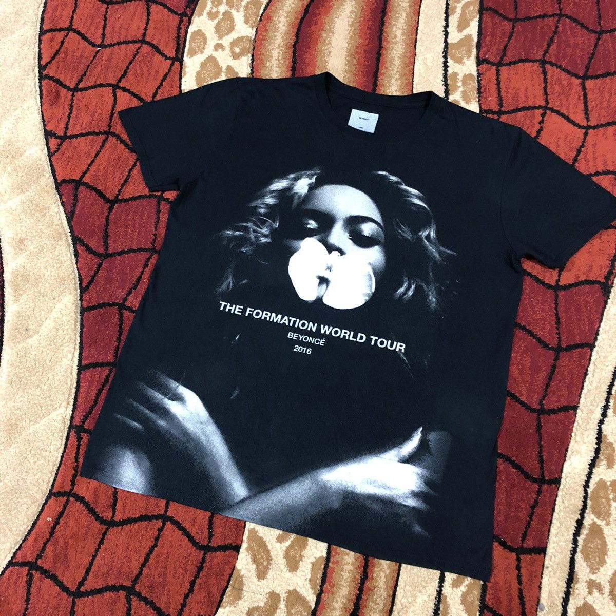 Band Tees Vintage 2016 Beyonce Overprint Tour T Shirt Size US L / EU 52-54 / 3 - 1 Thumbnail