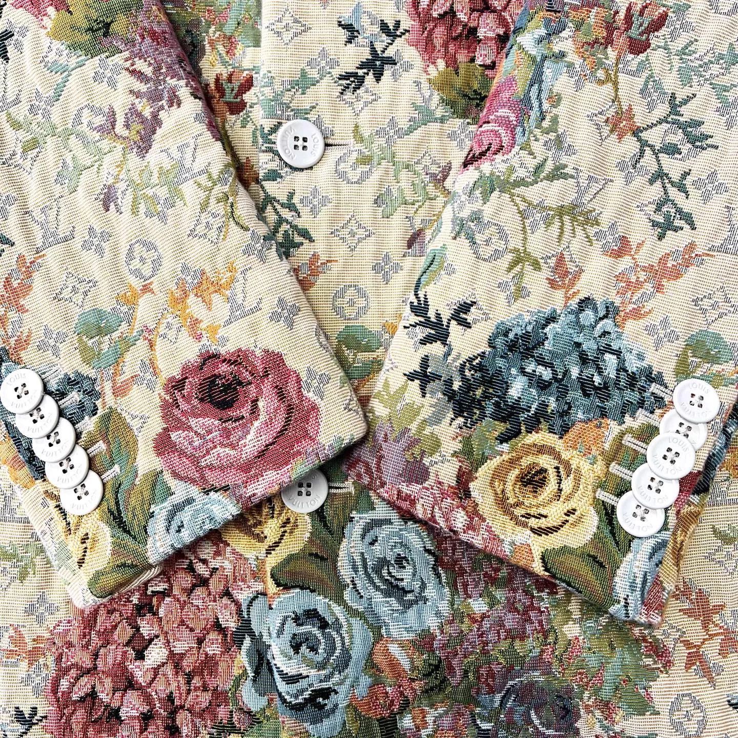Louis Vuitton Runway style, highly sought-after LV floral monogram coat Size US S / EU 44-46 / 1 - 4 Thumbnail