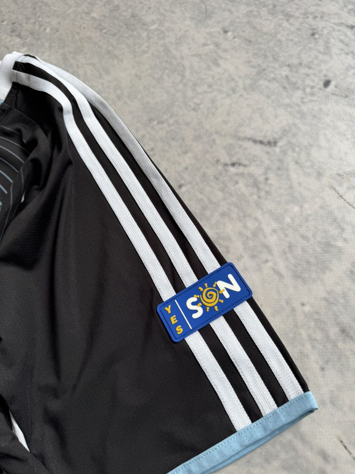 Adidas × Palace Adidas Palace GL7171 jersey tee big logo Size US M / EU 48-50 / 2 - 6 Thumbnail