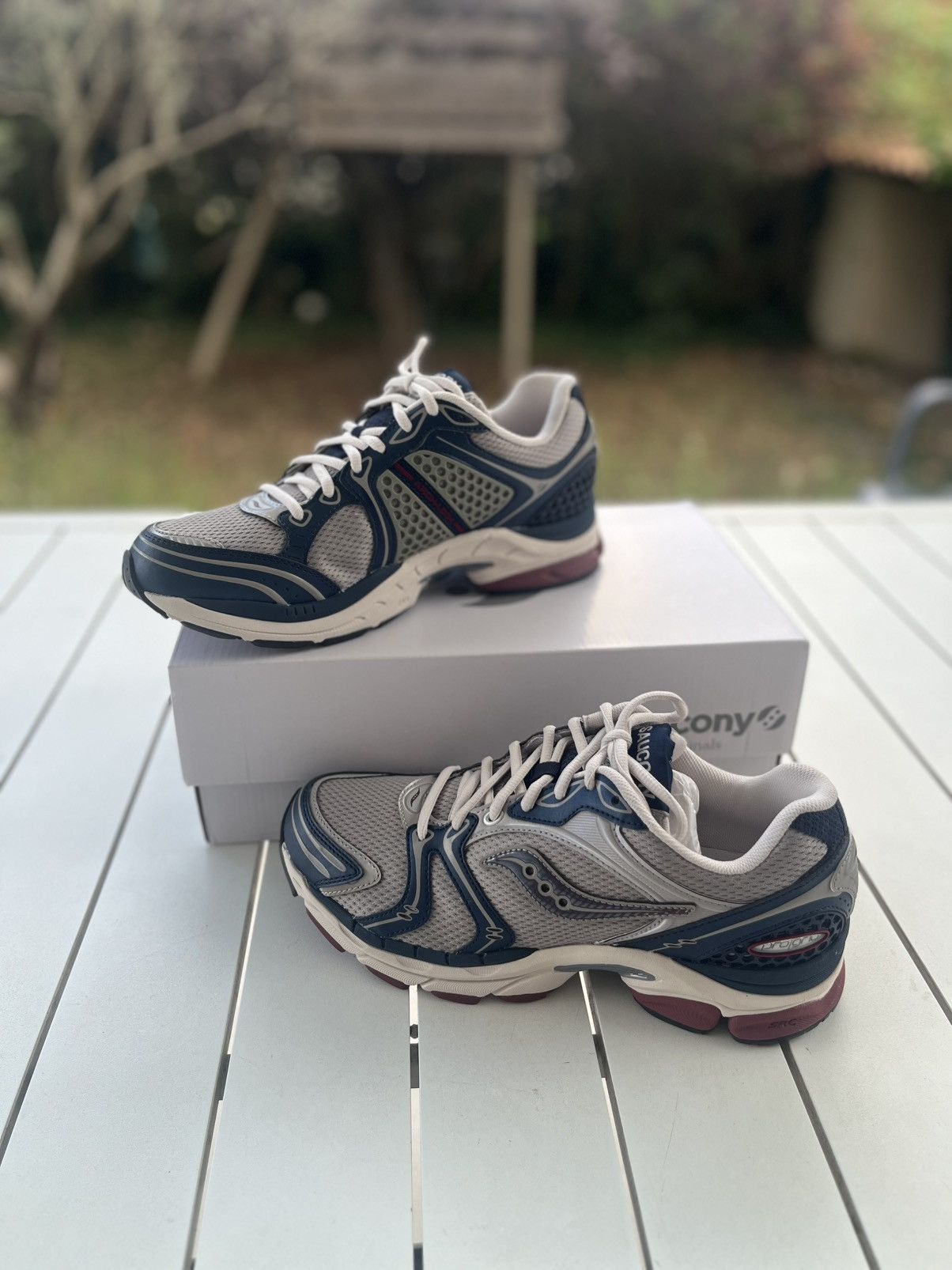 Saucony Saucony Triumph 4 Moon/Navy Sneakers Size US 8.5 / EU 41-42 - 2 Thumbnail