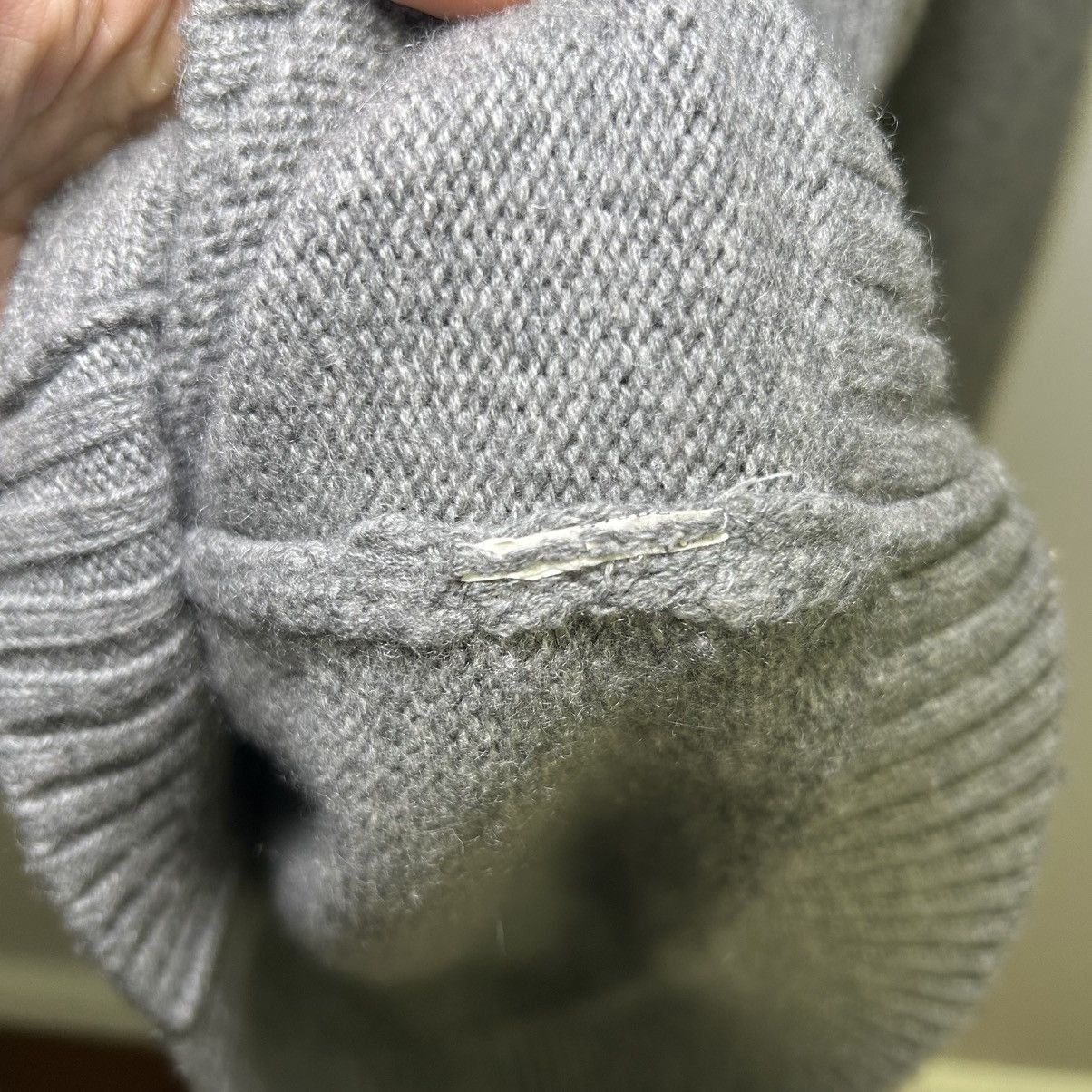 Brunello Cucinelli Brunello Cucinelli Grey V-Neck Button Cardigan Size US S / EU 44-46 / 1 - 7 Thumbnail