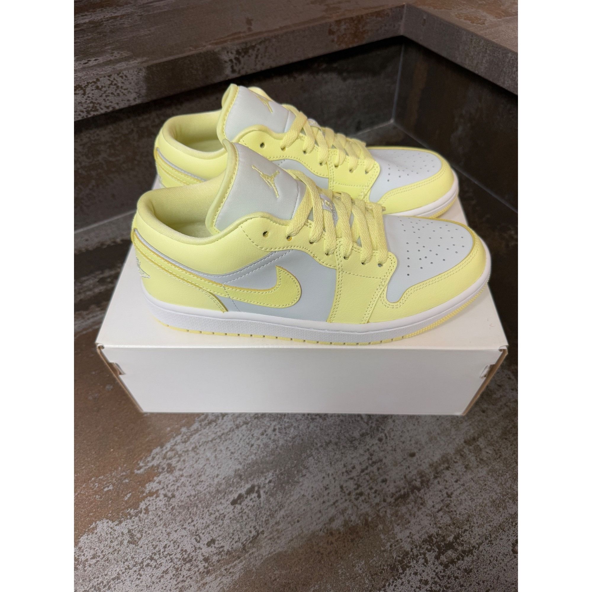 Jordan Brand Women's Jordan 1 Low Lemonade Size 8- DC0774-007 Size US 8 / IT 38 - 3 Thumbnail