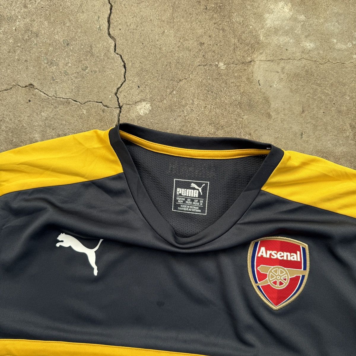Puma Puma Arsenal away T-shirt Size US M / EU 48-50 / 2 - 3 Thumbnail