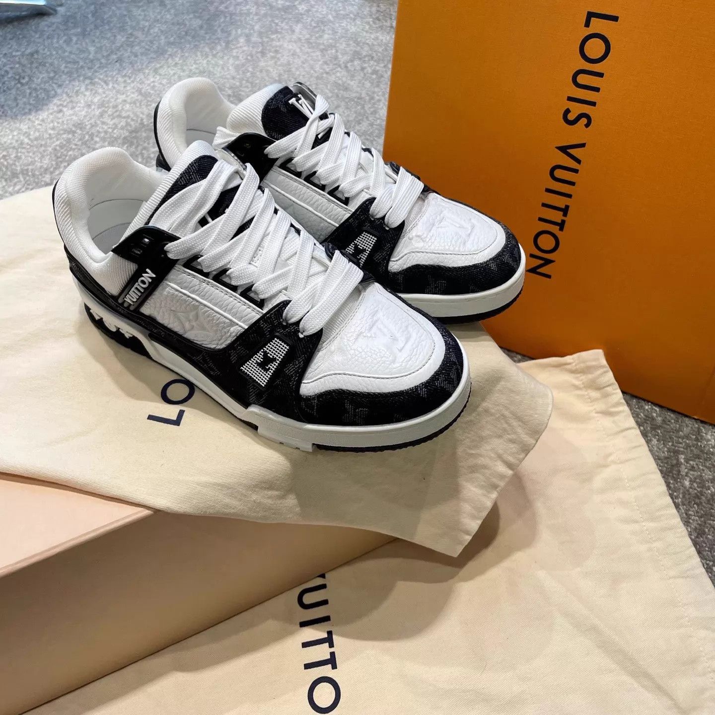 Louis Vuitton LV Panda Embossed Black/White Trainer EUR 37 Size US 6.5 / IT 36.5 - 4 Thumbnail