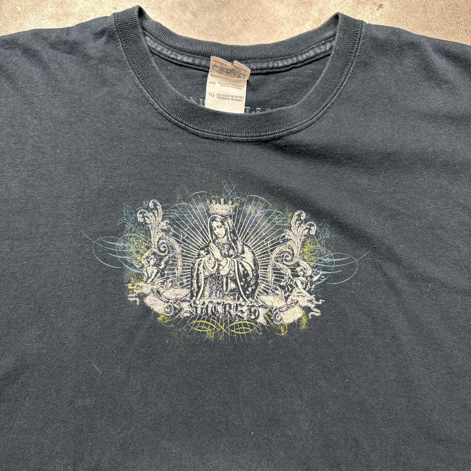 Gildan Virgen De Guadalupe All Over Print Vintage Y2k T-Shirt Size US XL / EU 56 / 4 - 3 Thumbnail