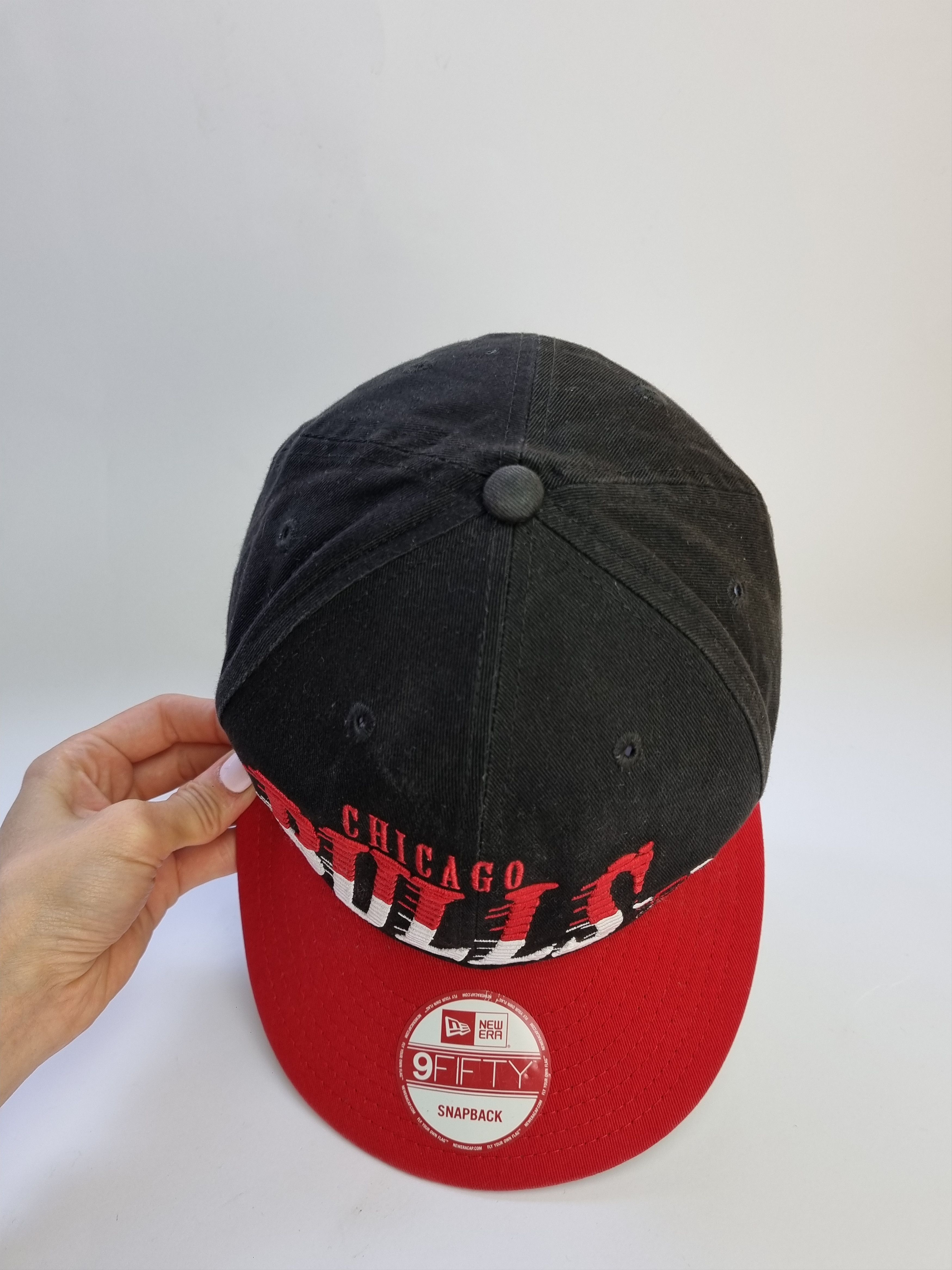 NBA × Vintage Spellout Big Logo Chicago Bulls Vintage Rare Cap Size ONE SIZE - 12 Thumbnail