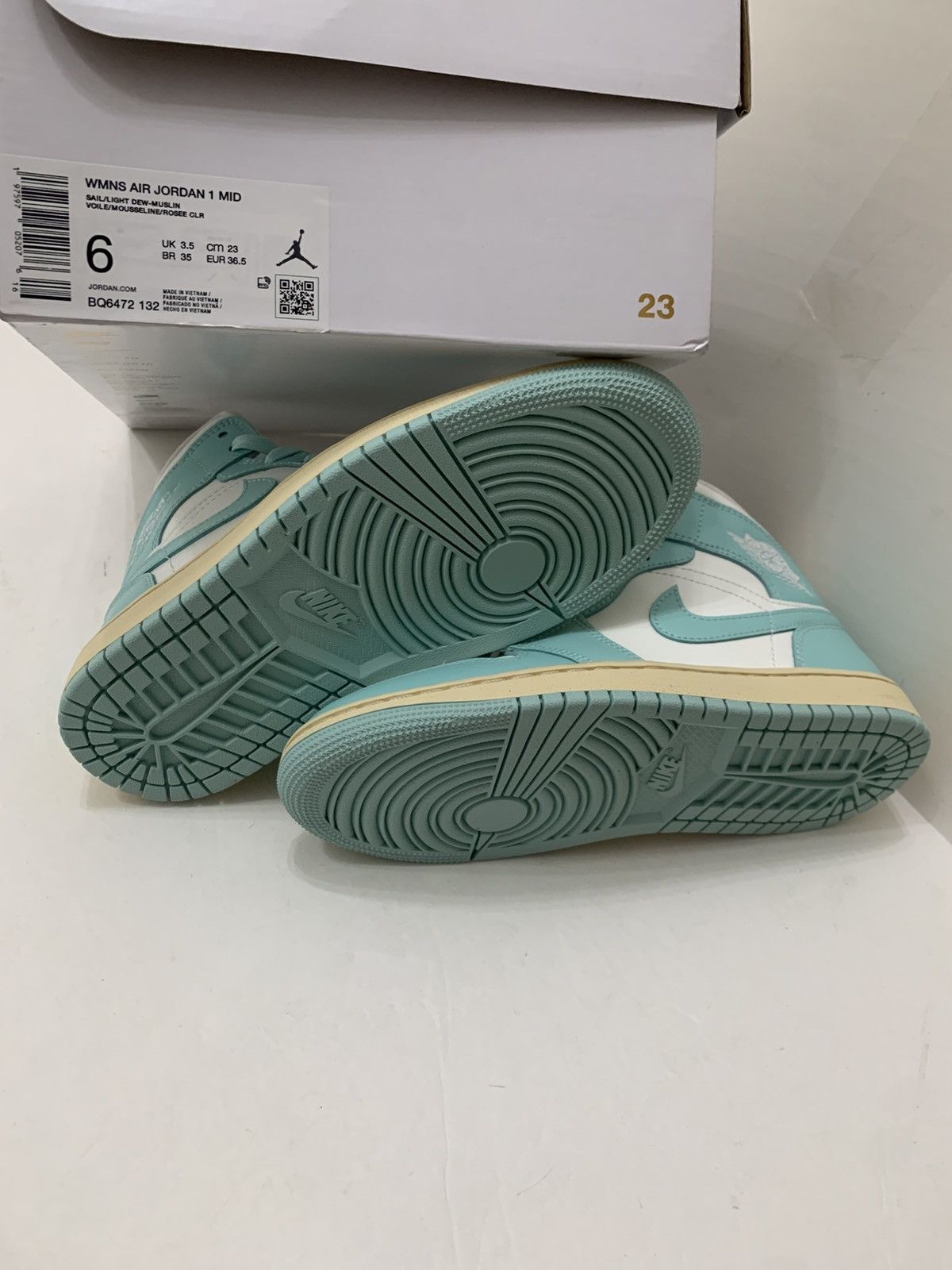 Jordan Brand AIR JORDAN 1 MID Size US 6 / IT 36 - 17 Thumbnail