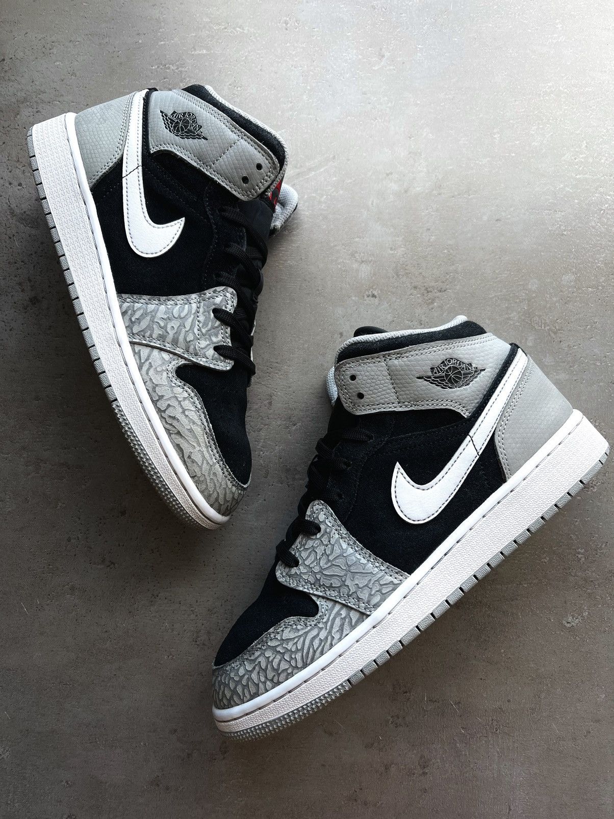 Jordan Brand Nike Air Jordan 1 Mid Elephant Print Sneakers Size 39/24,5cm Size US 6.5 / IT 36.5 - 2 Thumbnail