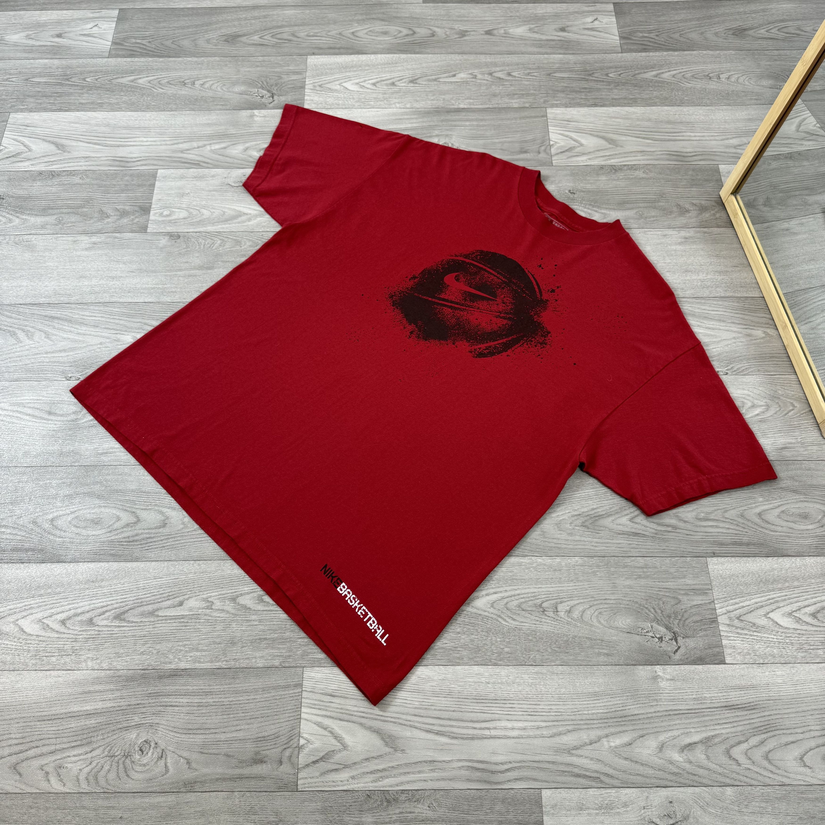 Nike Vintage Nike Basketball 90s Rare Red Graphic Heavy Tee Shirt Size US XL / EU 56 / 4 - 4 Thumbnail