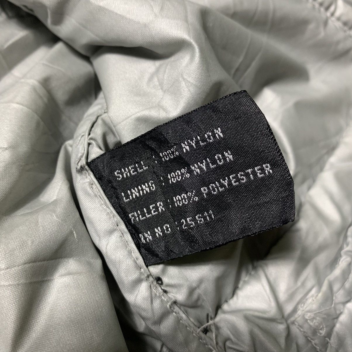 Guess 2000s Guess Vast Puffy Fur Reflective Y2k Winter Style Size US M / EU 48-50 / 2 - 12 Thumbnail