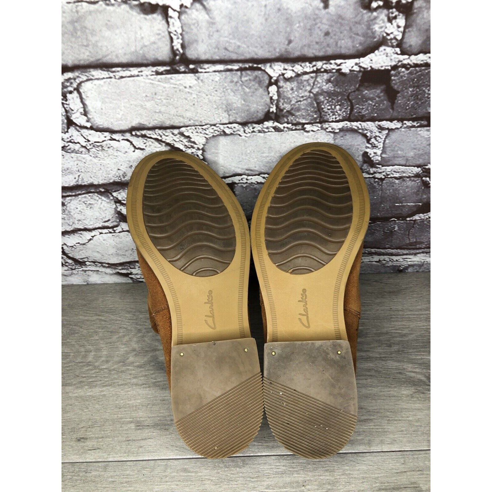 Clarks Clarks Camel Tan Suede Leather Block Heel Low Cut Booties Wo Size US 7 / IT 37 - 8 Thumbnail