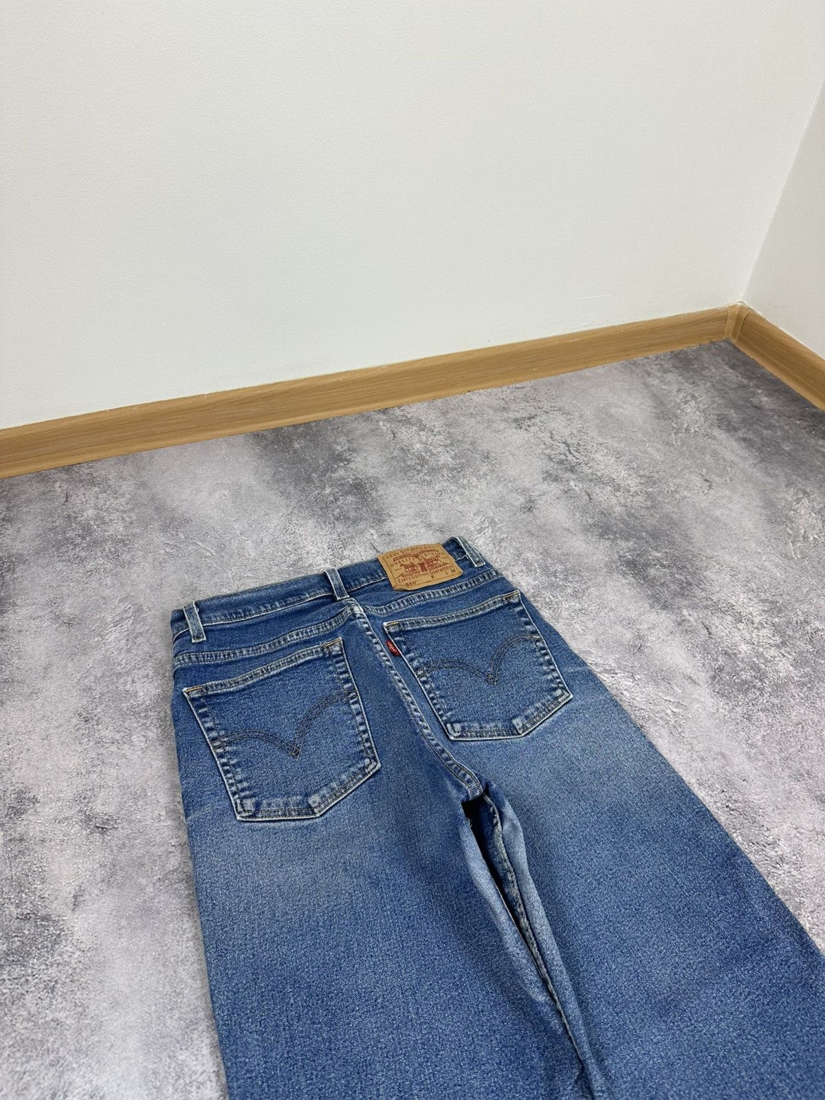 Levi's Vintage Levi's 550 Paper Tag Women's Stone Washed USA Jeans Size 32" / US 10 / IT 46 - 5 Thumbnail