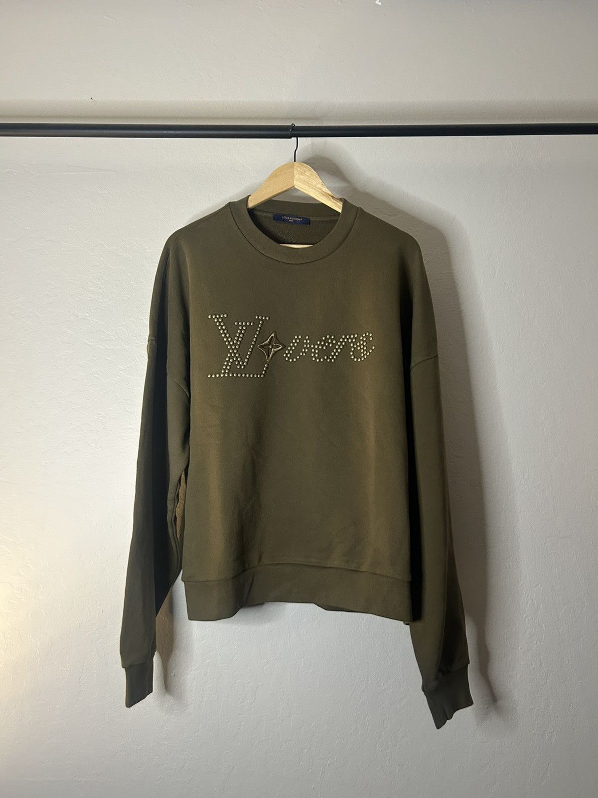 Louis Vuitton Louis Vuitton LV Lovers Olive Crewneck Size US XL / EU 56 / 4 - 1 Thumbnail