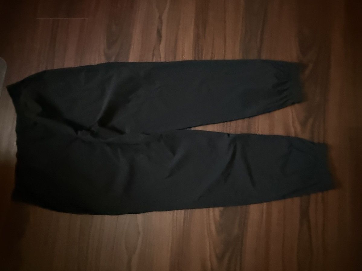 Lululemon Lululemon Black Tracksuit Pants XL Size US 44 / EU 60 - 3 Thumbnail