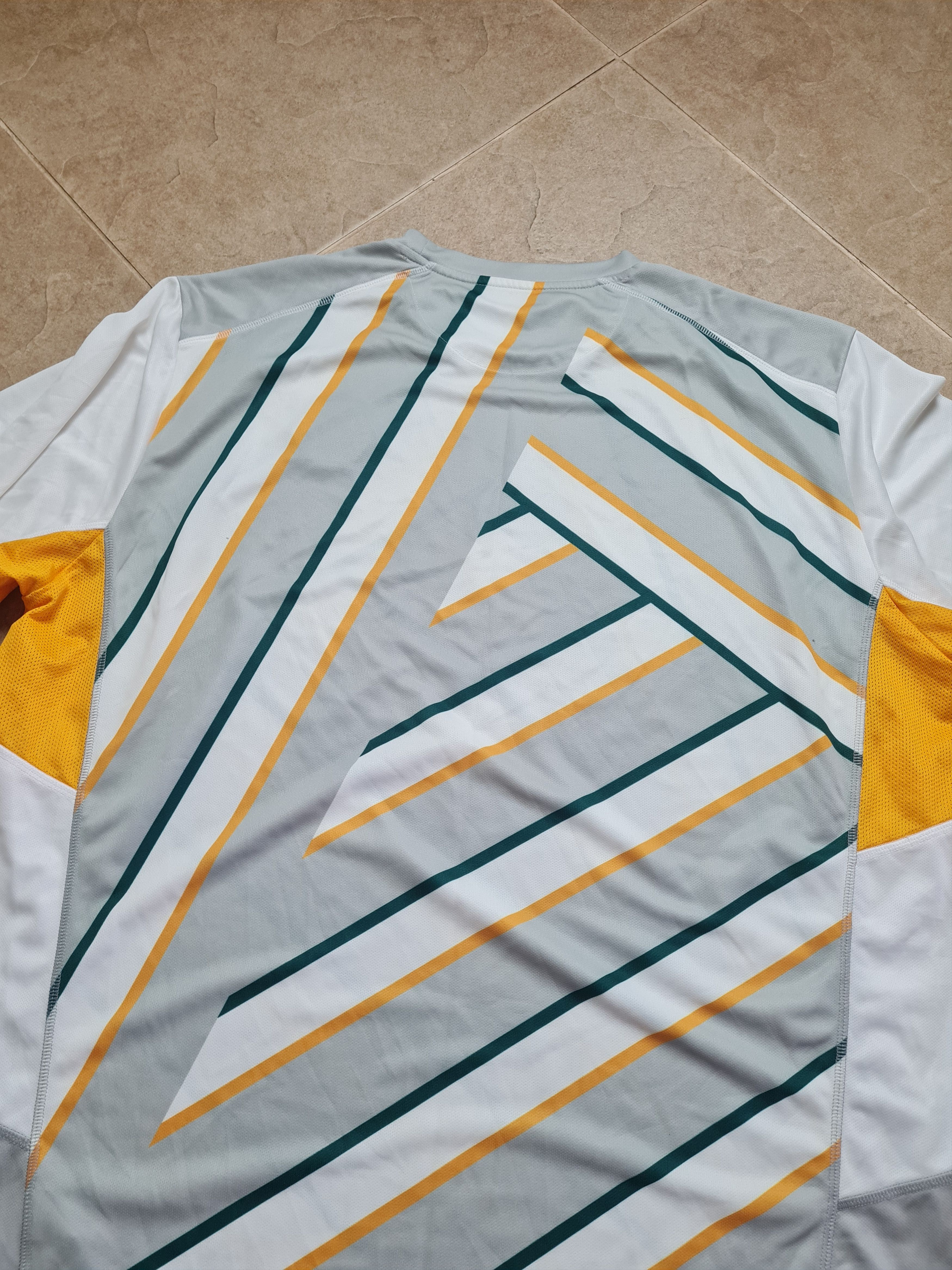 Castore Football jersey Camiseta Castore Wolverhampton Wanderers Size US XXL / EU 58 / 5 - 14 Thumbnail
