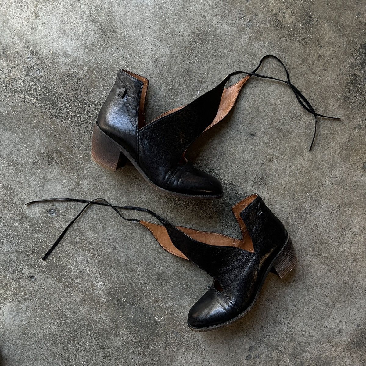 Dries Van Noten Dries Van Noten Back Tie Ankle Boots Size US 7.5 / IT 37.5 - 1 Thumbnail