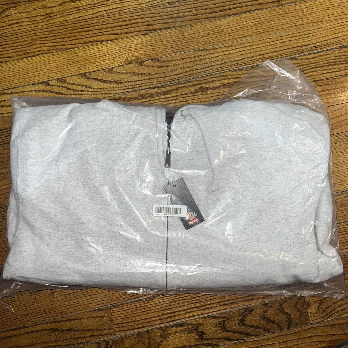 Dickies × Supreme Supreme Dickies Quilted Lined ZipUp Sweatshirt Grey Size XL Size US XL / EU 56 / 4 - 4 Thumbnail