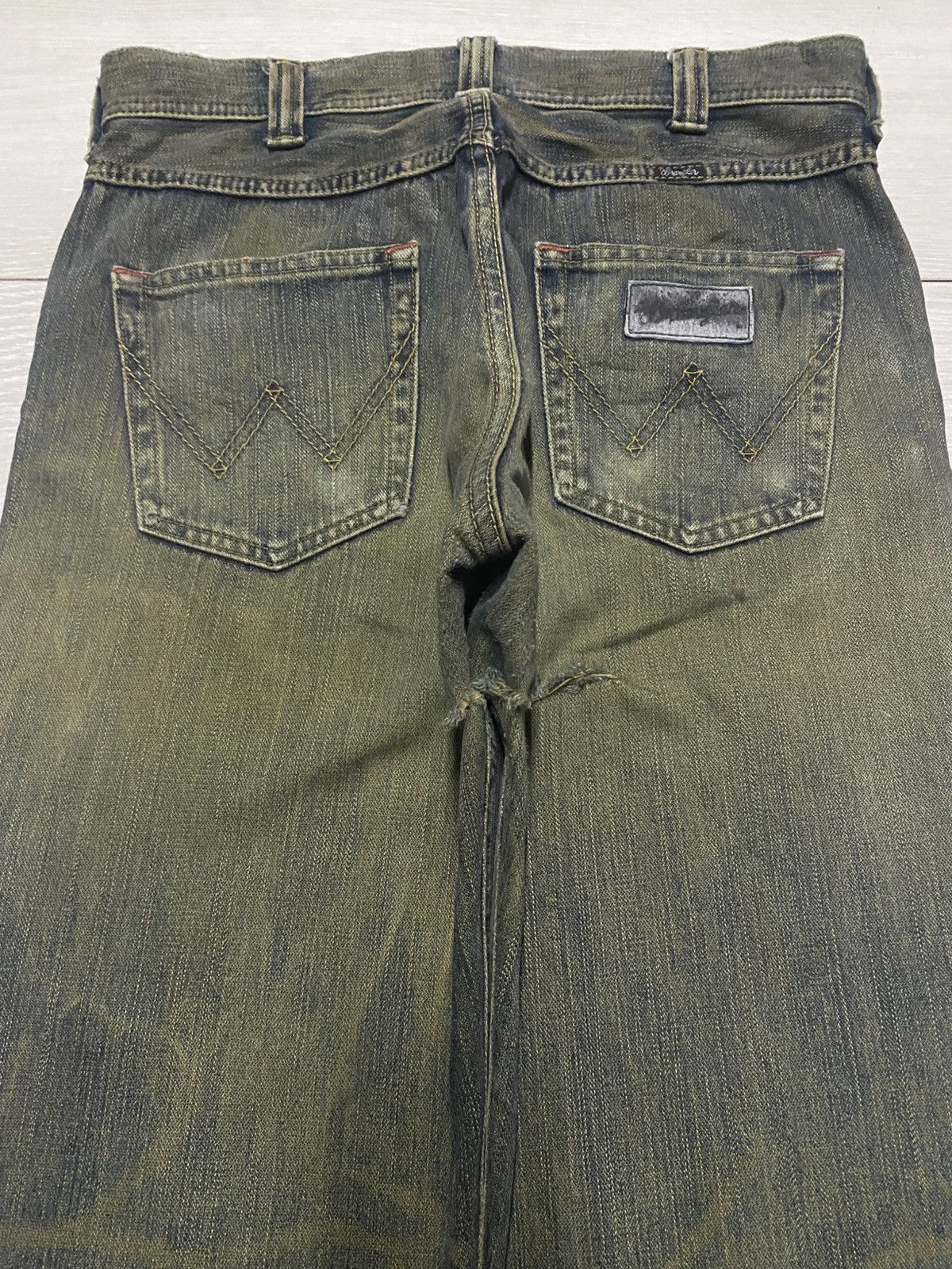 Wrangler Vintage Wrangler Crazy Mud Wash Distressed Repair Baggy Jean Size US 32 / EU 48 - 4 Thumbnail