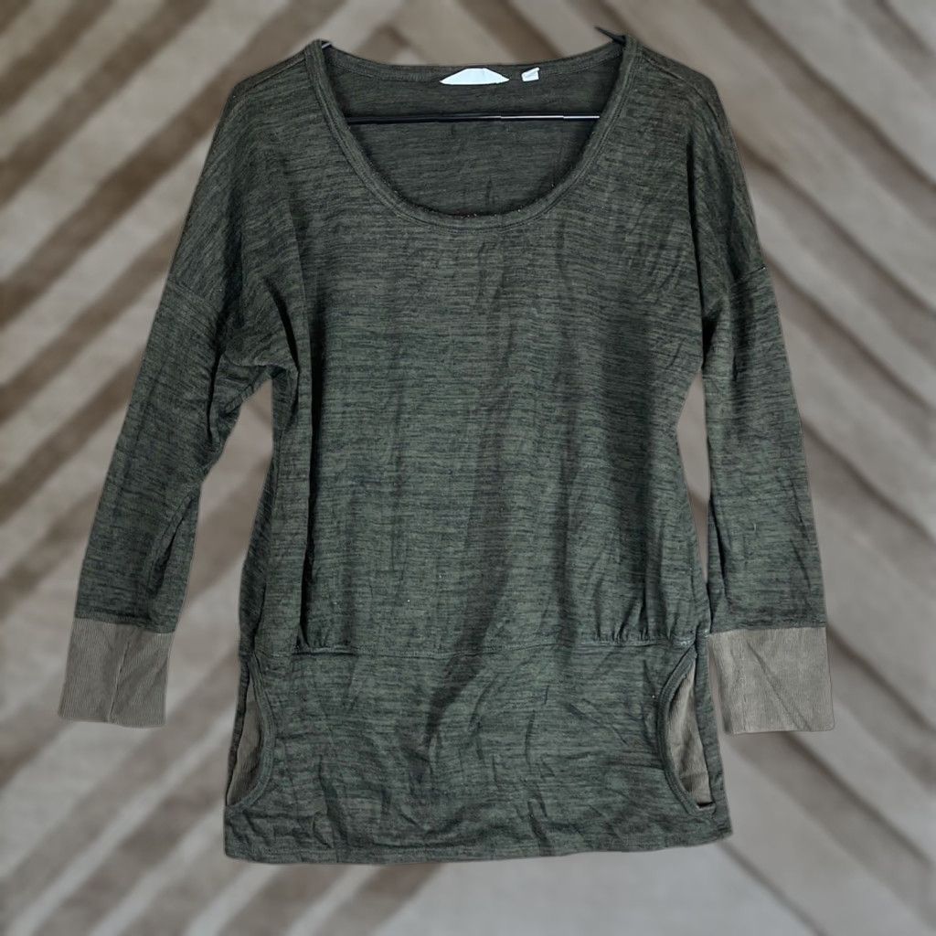 Athleta Athleta Women Sweatshirt Green Scoop Neck Pullover Kangaroo Pocket S Size S / US 4 / IT 40 - 1 Thumbnail
