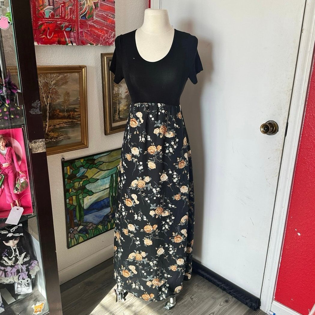 Other vintage pretty good black floral maxi dress Size S / US 4 / IT 40 - 1 Thumbnail