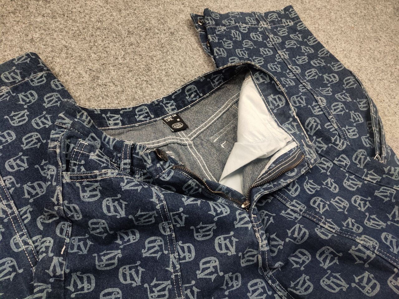 Von Dutch Vintage Von Dutch Y2K Print Cargo Baggy Bomdage Jeans Size US 30 / EU 46 - 15 Thumbnail