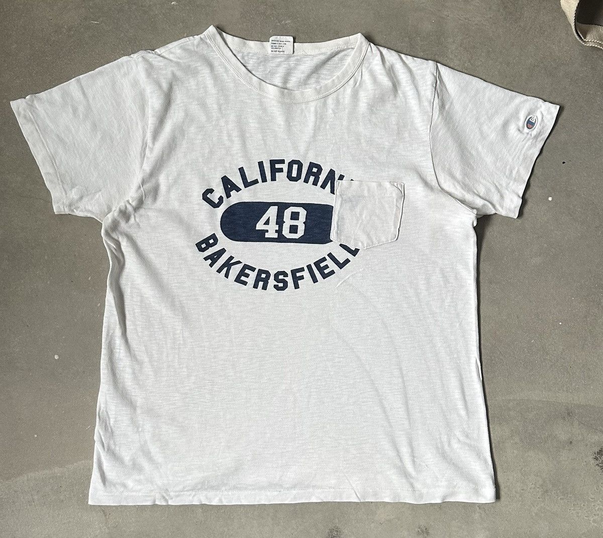 Champion VINTAGE CHAMPION CALIFORNIA BAKERSFIELD POCKET TEE Size US M / EU 48-50 / 2 - 1 Thumbnail
