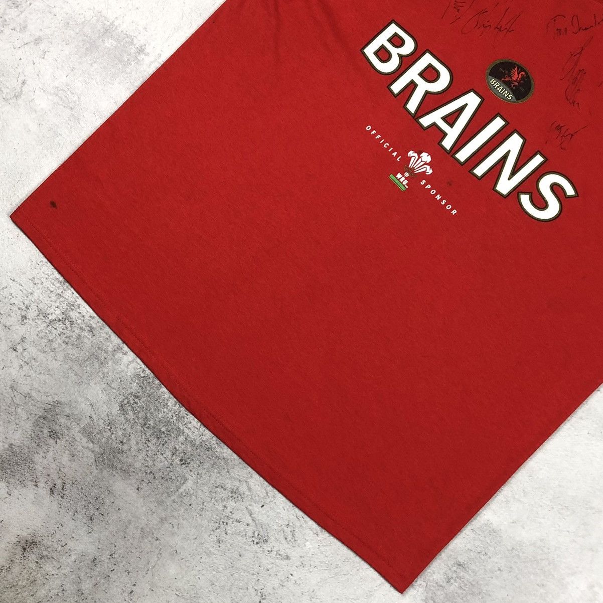Vintage SIGNED! Wales Rugby WRU Brains 2005 Six Nations Tee Size US XL / EU 56 / 4 - 12 Thumbnail