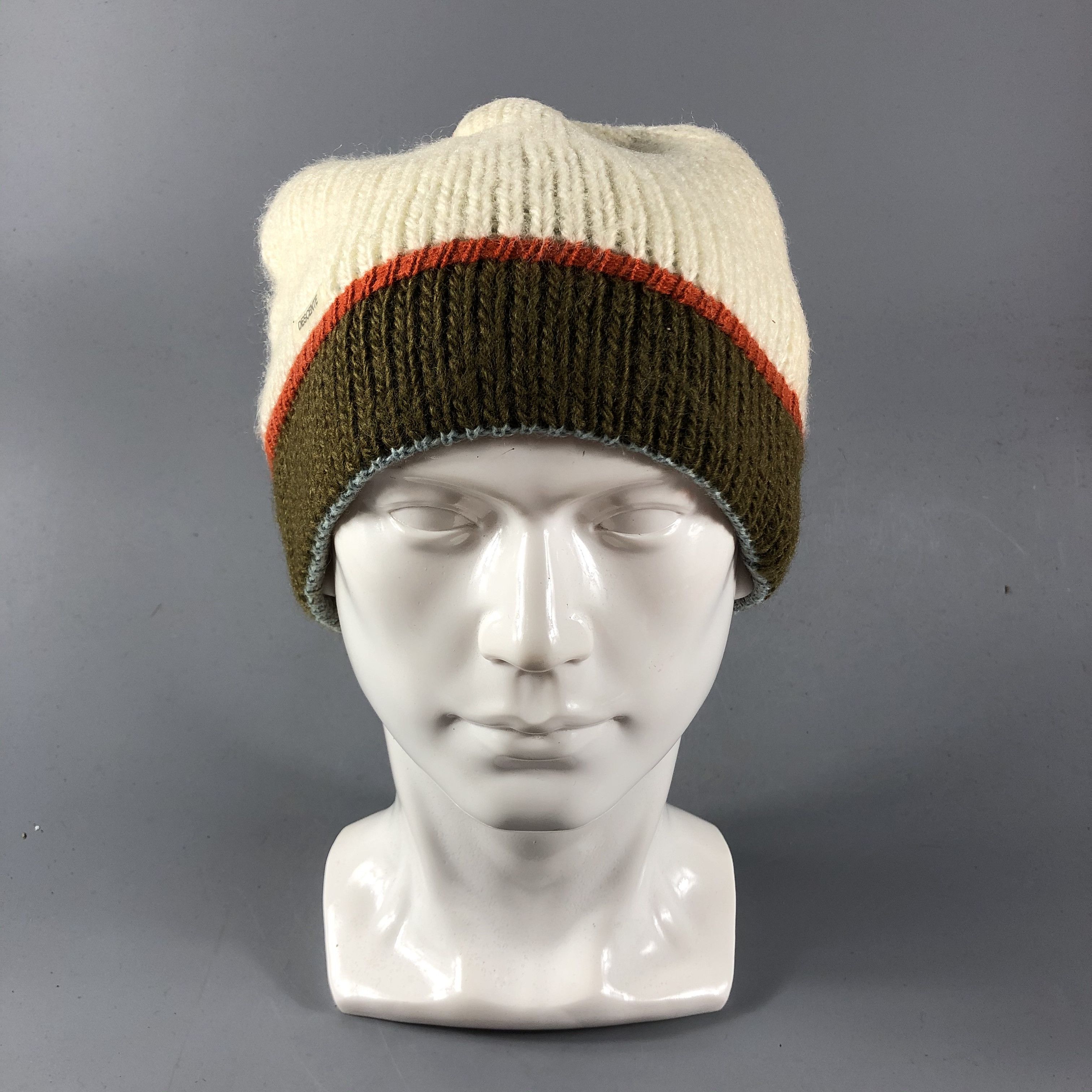 image of Descente Knit Wool Beanie Snowcap Snow Hat B618, Men's