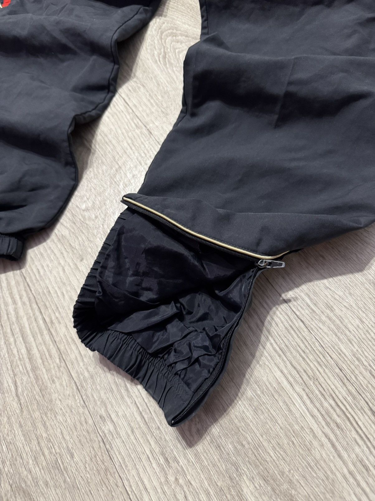 Adidas 🔷Vintage Adidas Liverpool 2009/10 Nylon Track Pants🔷 Size US 34 / EU 50 - 3 Thumbnail
