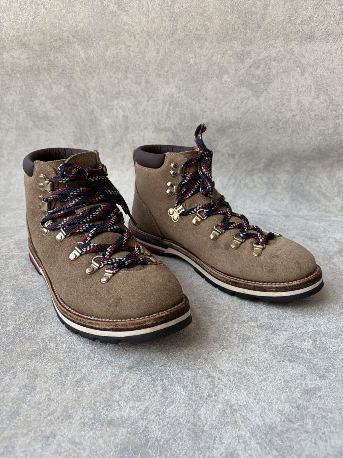 Moncler Moncler Blanche Glittered Suede Ankle Hiking Vibram Boots Size US 10 / IT 40 - 2 Thumbnail