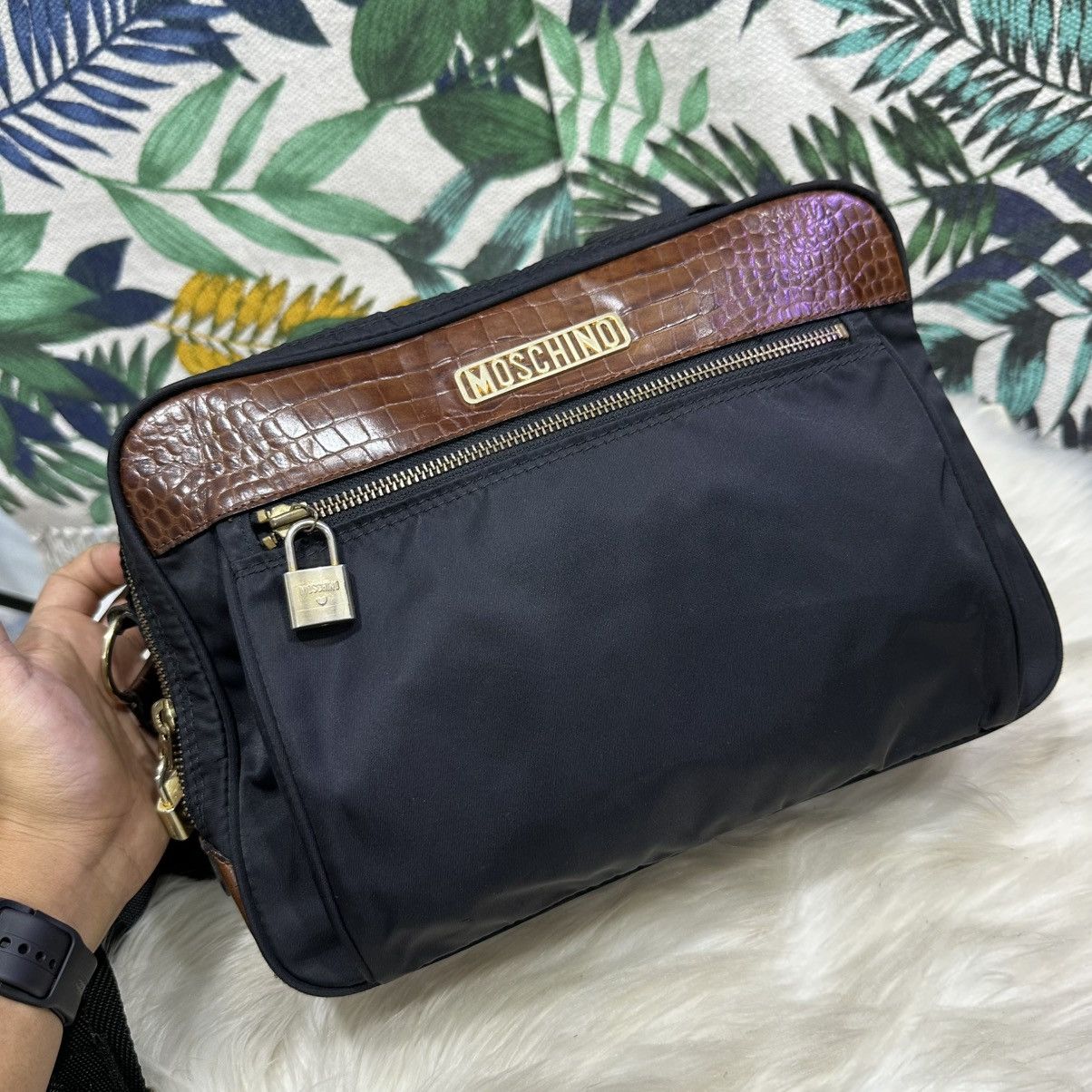 Moschino Authentic MOSCHINO Vtg. Nylon Crocs Embossed Crossbody Size ONE SIZE - 2 Thumbnail