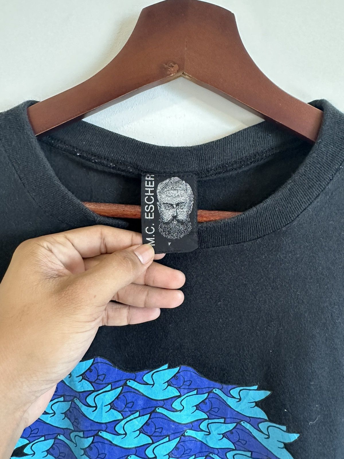 Vintage VINTAGE 90s M.C.ESCHER FISH BIRD TEE Size US XL / EU 56 / 4 - 4 Thumbnail