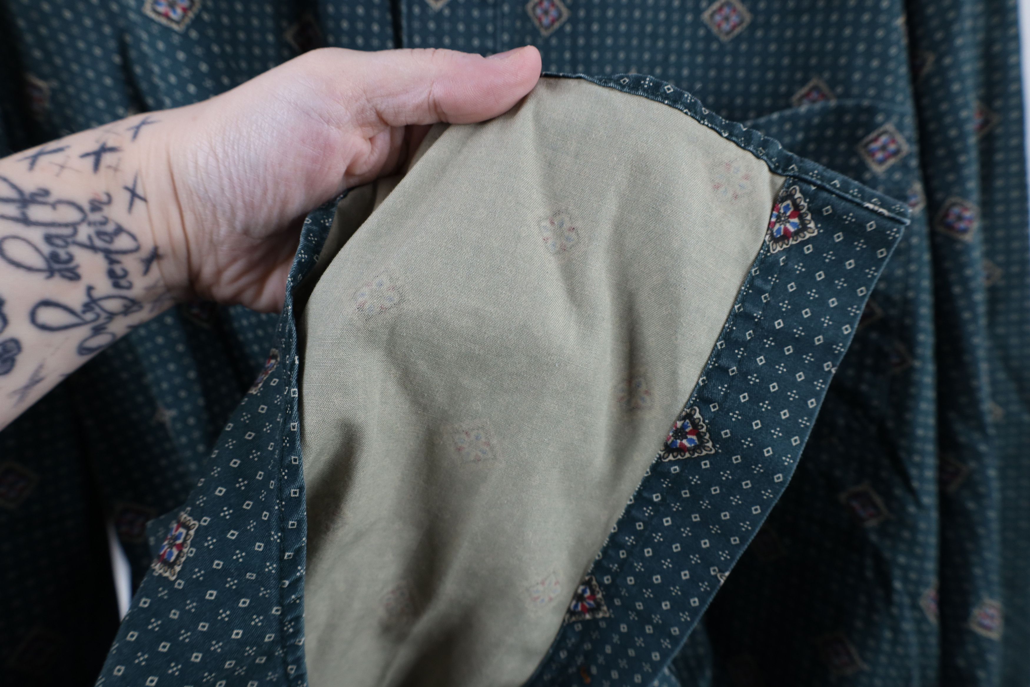 Vintage Vintage 90s Streetwear Geometric Collared Button Down Shirt Size US L / EU 52-54 / 3 - 7 Thumbnail